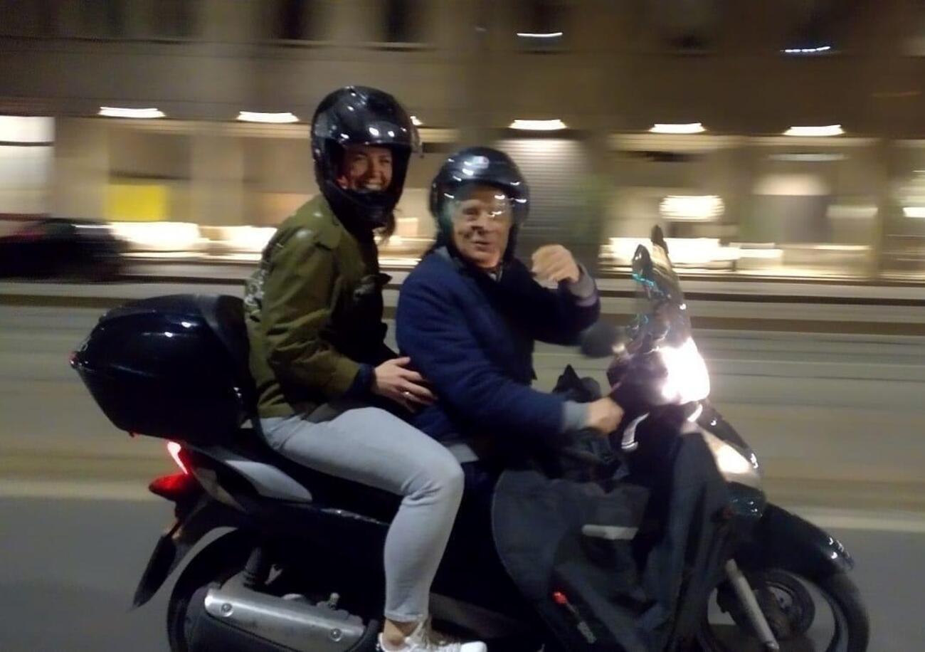 Lorena Bega spiega cos&#039;&egrave; un pilota: &ldquo;Agostini mi ha portata in scooter e Milano... &egrave; diventata il TT!&quot;