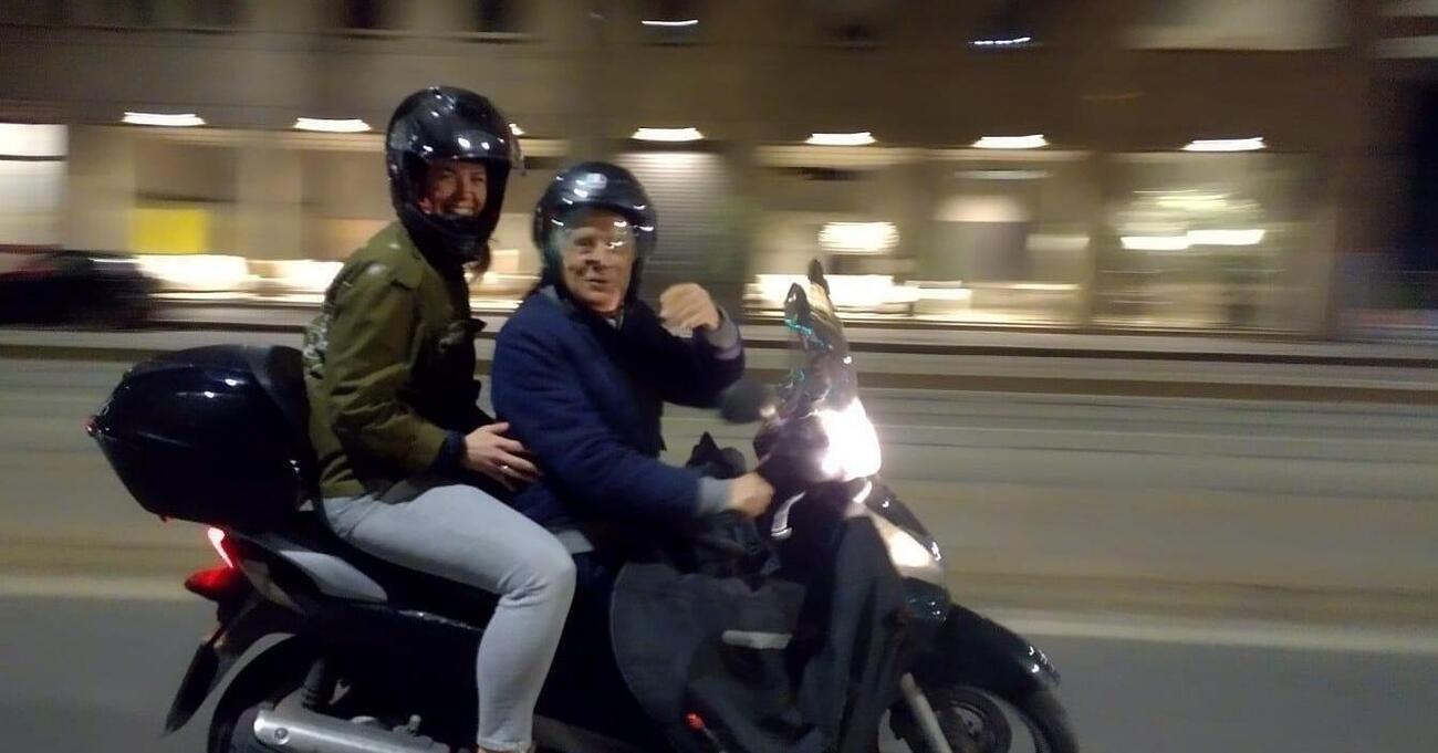 Lorena Bega spiega cos&#039;&egrave; un pilota: &ldquo;Agostini mi ha portata in scooter e Milano... &egrave; diventata il TT!&quot;