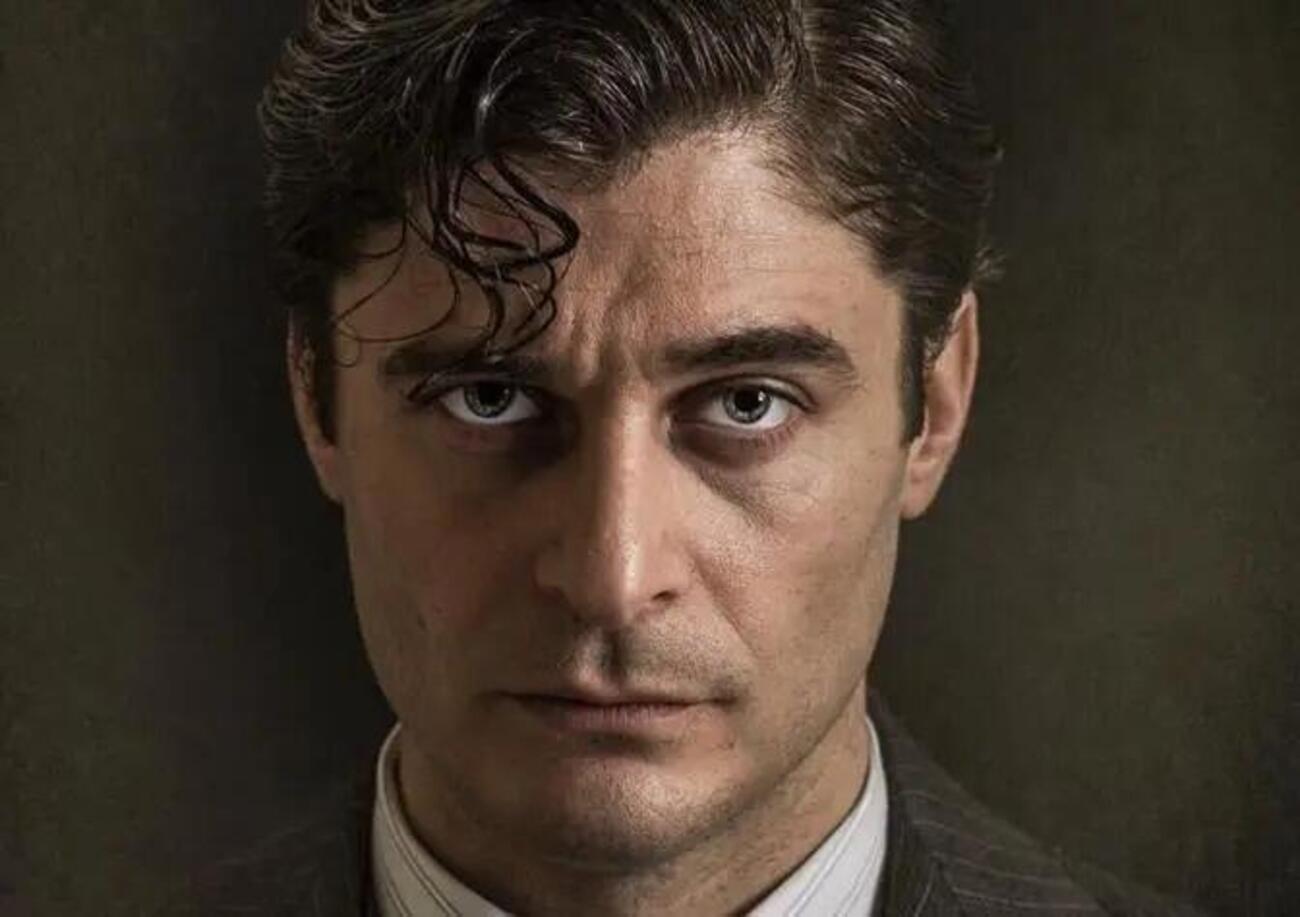 Il commissario Ricciardi dal libro alla tv con il volto di Lino Guanciale: ma ce n&rsquo;era davvero bisogno?