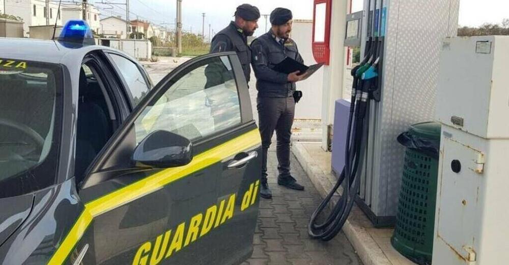 Scoperta maxi-frode internazionale sui carburanti, sequestrati 17 distributori