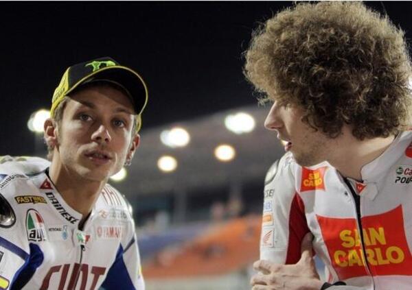 Valentino Rossi a fuoco: La figura di m**da di Marquez, il pianto del Sic e quello dei tifosi. E sulla F1&hellip;