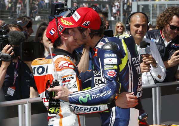 Valentino Rossi ha gi&agrave; assolto Marc Marquez! L&rsquo;ha capito pi&ugrave; di tutti e prima di tutti (a sue spese)