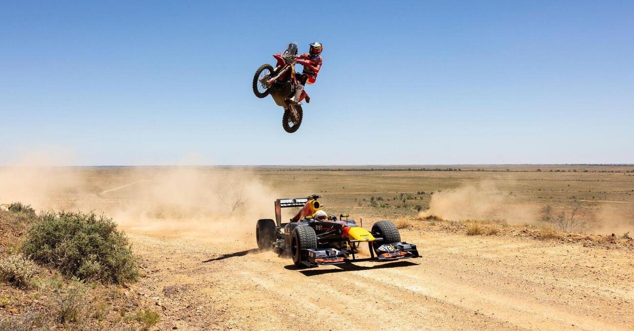 [VIDEO] Red Bull ritrova Ricciardo tra le strade della sua Australia: l&#039;incredibile video a bordo della Red Bull RB7