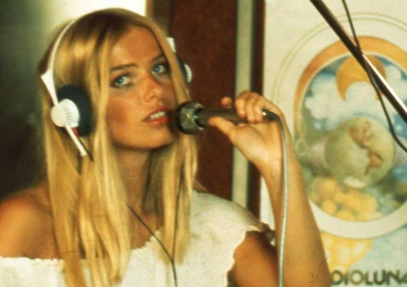 Torna il disco di Ilona Staller (Cicciolina). E il sesso suona, di nuovo, come un gioco [VIDEO]
