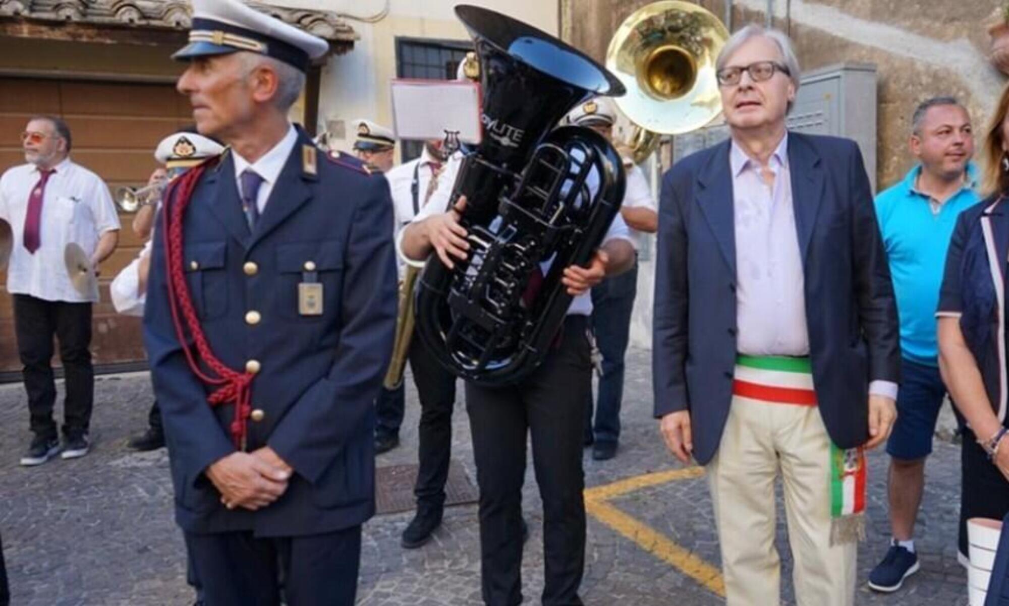 Vittorio Sgarbi sindaco di Sutri uscente