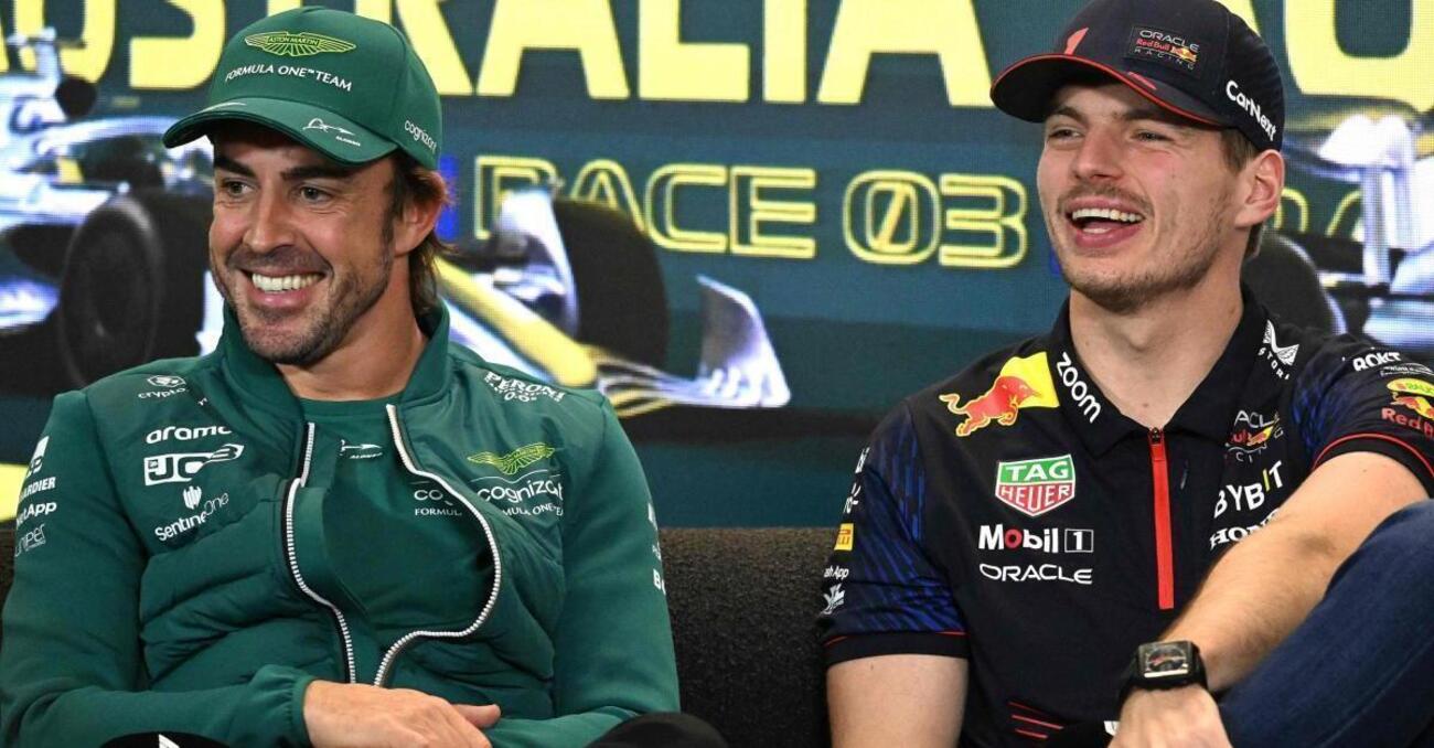 Max Verstappen fa il tifo per Alonso (e c&#039;entra il suo numero 33)