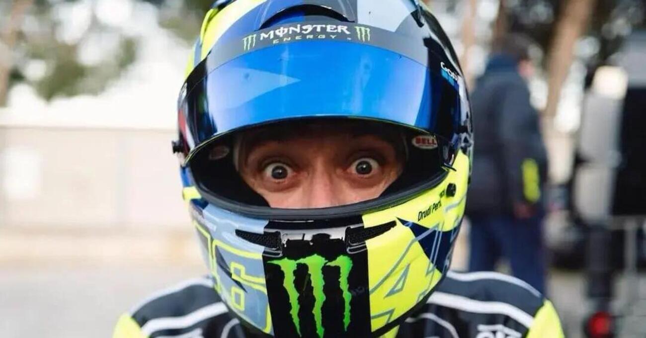 Valentino Rossi porta il mondo nel suo museo e ci fa scendere la lacrimuccia: &ldquo;Finito tutto&rdquo; [VIDEO]
