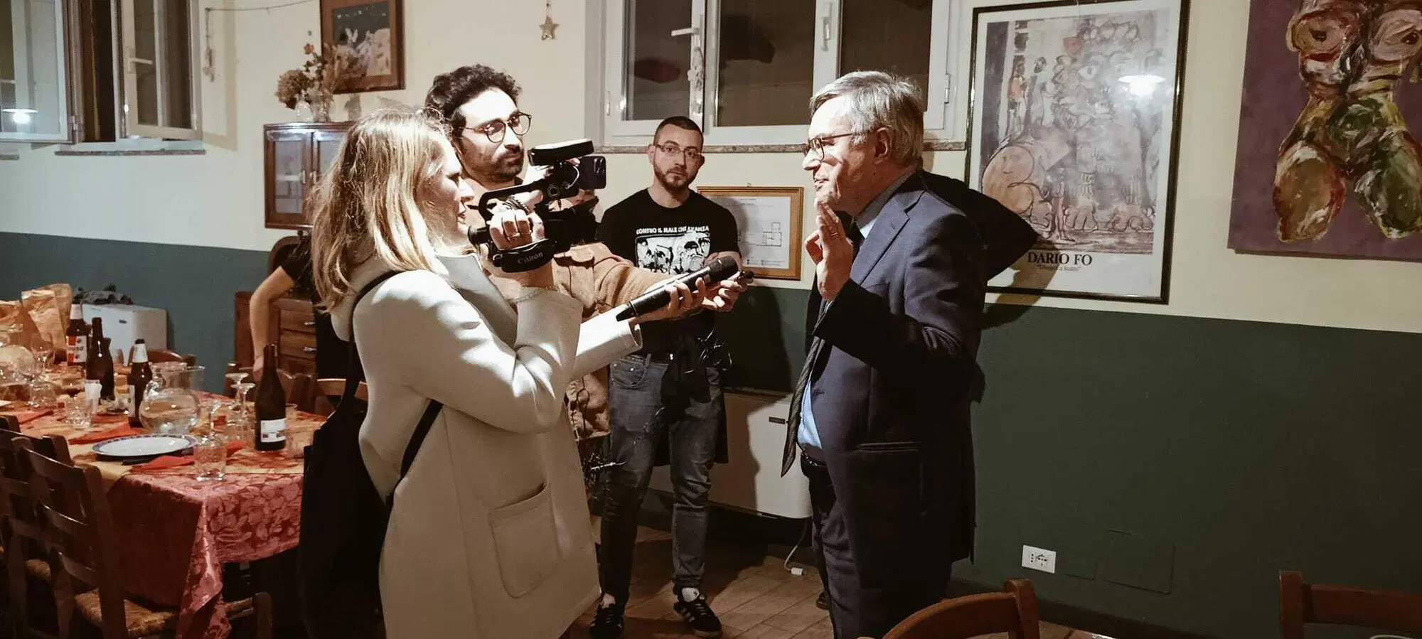 Alessandro Barbero intervistato dalla giornalista Elena Caminati di Zerocinque23 alla Cooperativa Popolare Infrangibile di Piacenza