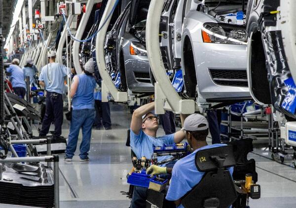 L&#039;auto elettrica? Sar&agrave; un&rsquo;ecatombe per i costruttori. Parola dell&#039;Economist