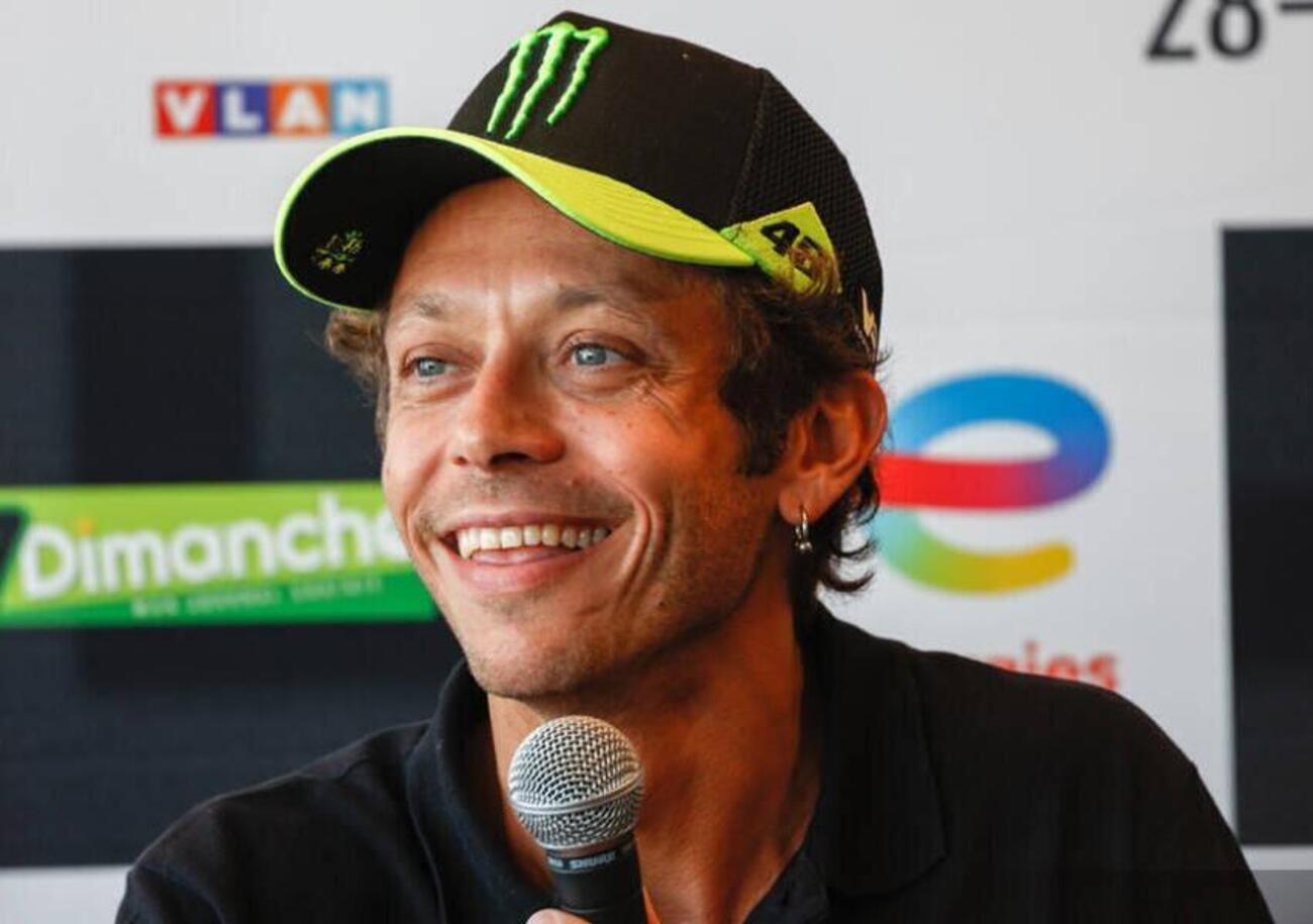 Valentino Rossi senza remore: &quot;Oggi nello sport tutti si vogliono bene e sono finti, perch&eacute; chi &egrave; pi&ugrave; bravo...&quot;