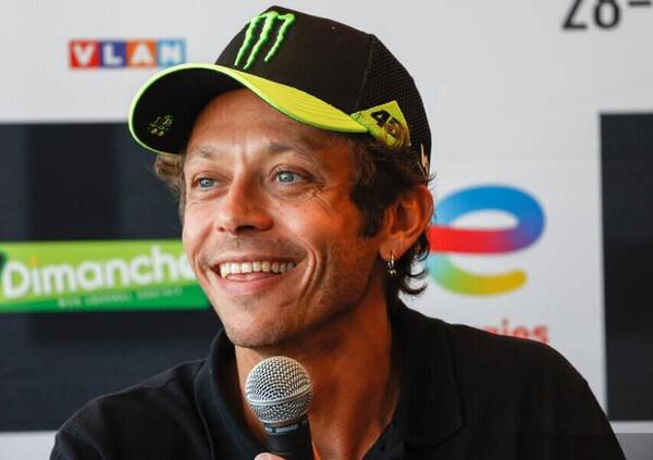 Valentino Rossi senza remore: &quot;Oggi nello sport tutti si vogliono bene e sono finti, perch&eacute; chi &egrave; pi&ugrave; bravo...&quot;