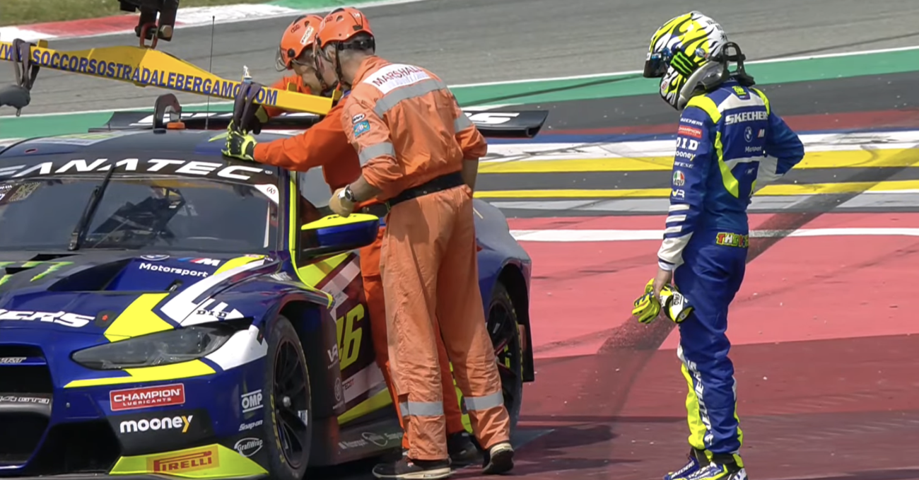 Valentino Rossi, testacoda alla Parabolica di Monza per il primo weekend del GTWCE [VIDEO]