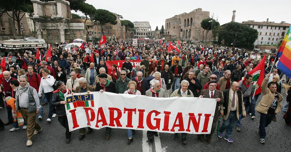 Ogni 25 aprile in cui ci dividiamo un partigiano muore di nuovo. Lo testimoniano le loro bellissime lettere