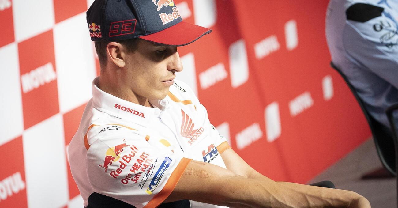 Clamoroso, Marc Marquez salta anche Jerez e l&rsquo;incubo continua: &ldquo;L&rsquo;osso non &egrave; ancora guarito&rdquo;