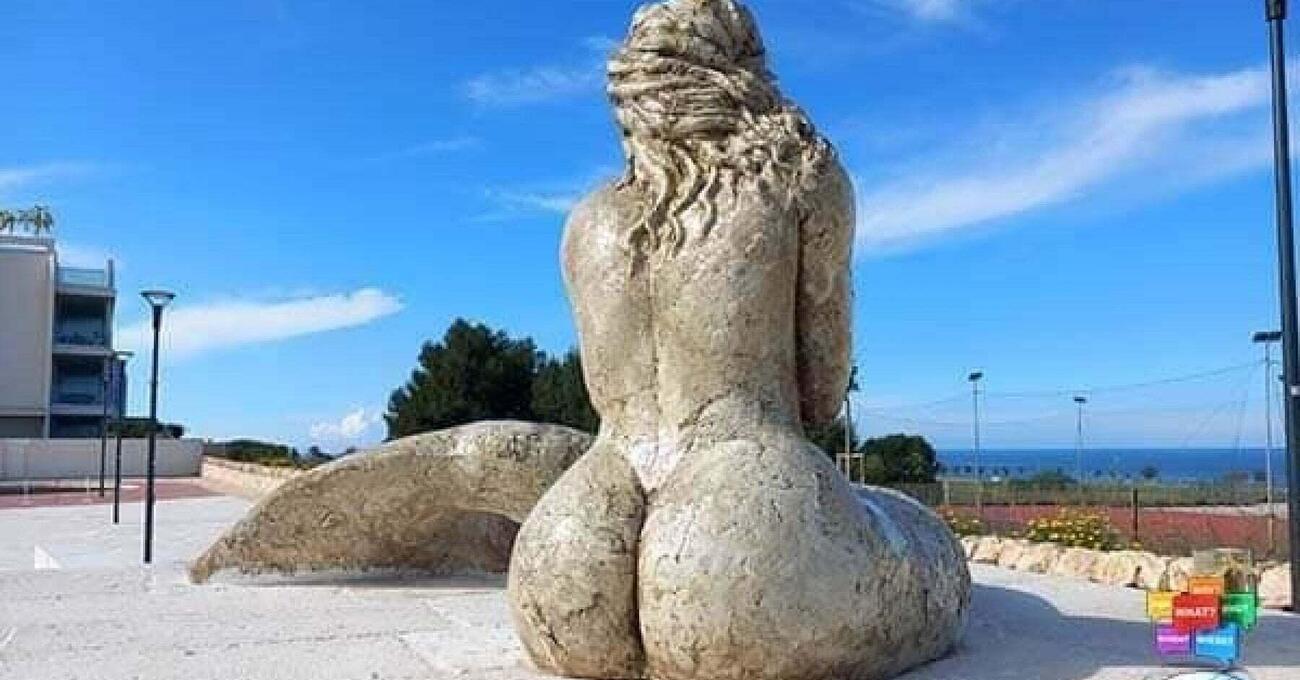 &ldquo;La sexy sirena di Monopoli? Stereotipi mediterranei imbarazzanti&rdquo;. Il critico Luca Beatrice all&#039;attacco stronca l&#039;opera