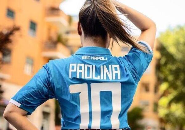 Paolina, il tifo dall&#039;estero per il Napoli e la festa rimandata, che &egrave; un po&#039; come l&#039;amore