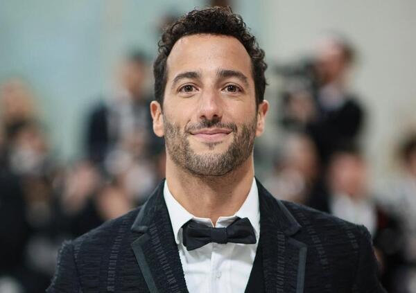 [VIDEO] Daniel Ricciardo conquista Anne Hathaway al Met Gala: &quot;Sono una grande fan&quot;