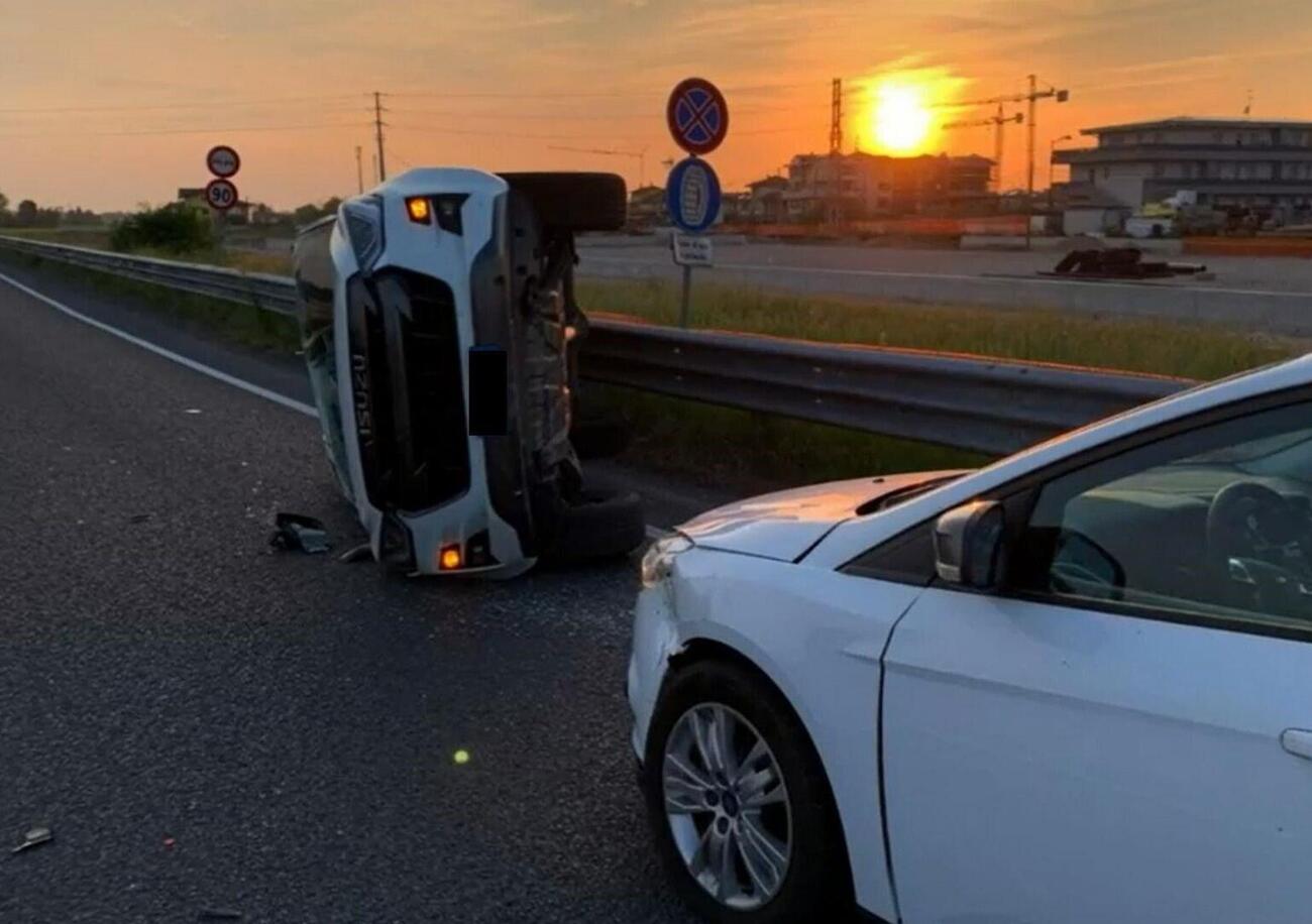 Quindicenne rom fugge dalla polizia in auto. Ecco com&#039;&egrave; finita la folle corsa