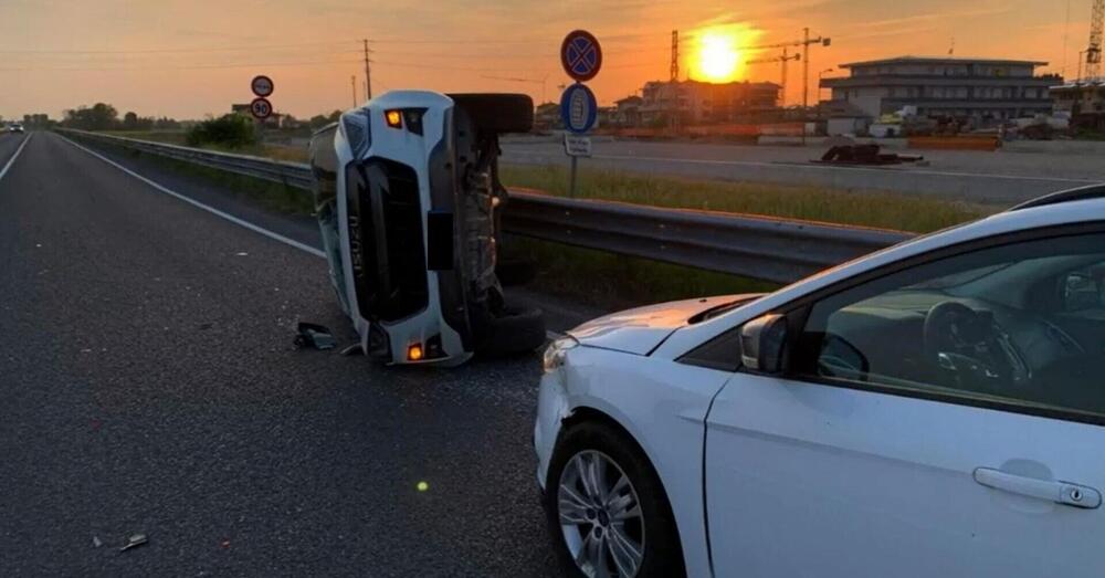 Quindicenne rom fugge dalla polizia in auto. Ecco com&#039;&egrave; finita la folle corsa