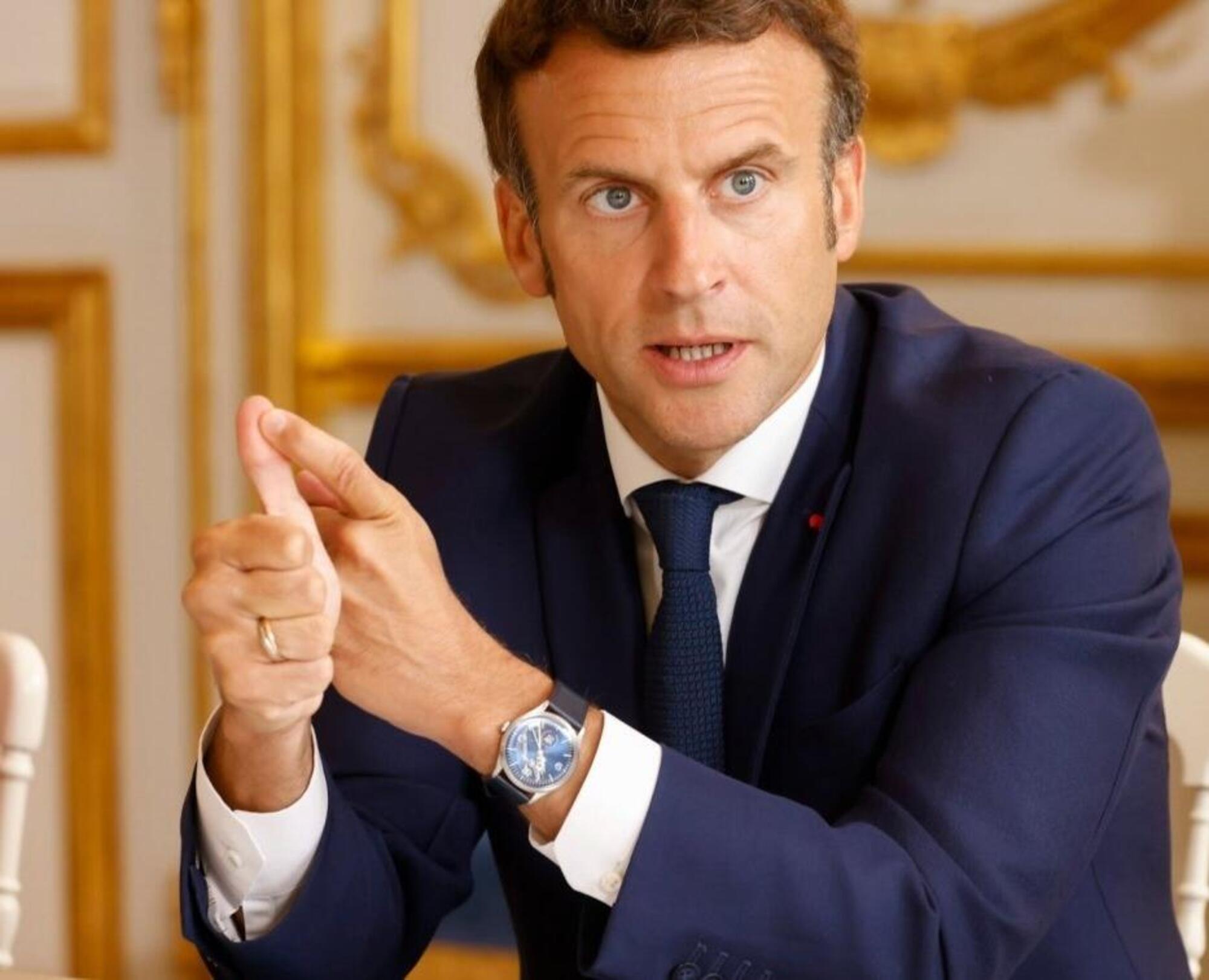 macron orologio