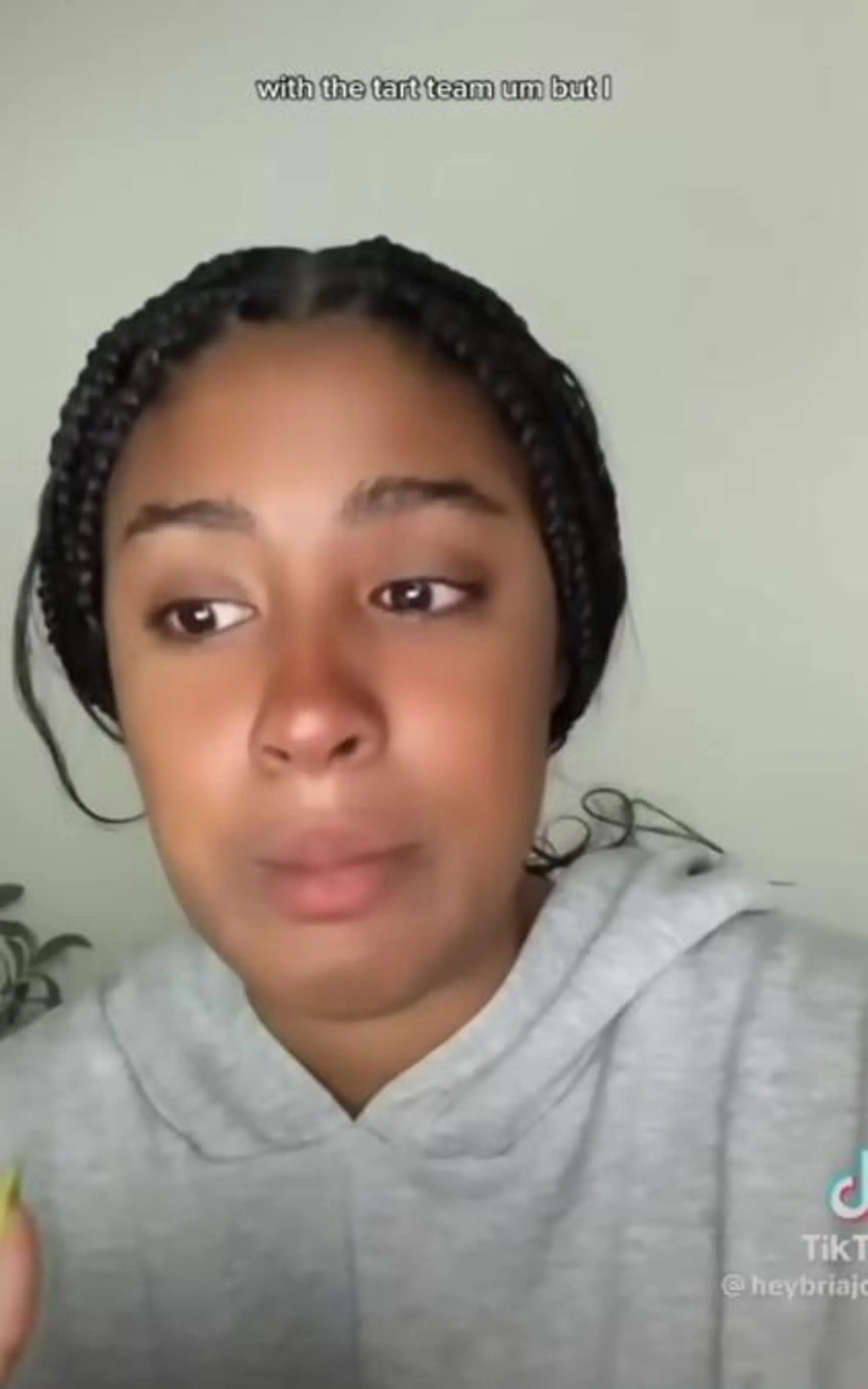 Lacrime di influencer di "seconda classe"