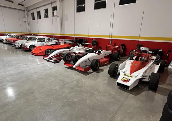 Volete vedere una collezione incredibile di Abarth? &Egrave; in Italia e noi ci siamo stati. Il proprietario: &ldquo;Da brividi&hellip;&rdquo;