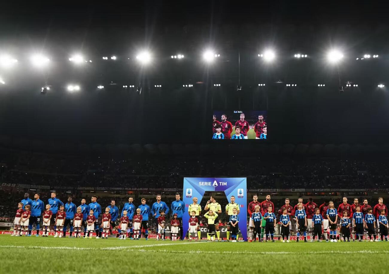 Nel silenzio irreale di San Siro durante il derby come nella pancia di Moby Dick