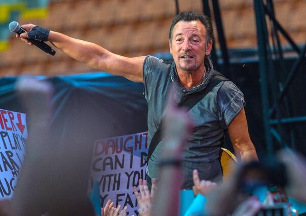 Zaccagnini contro il concerto di Springsteen: &ldquo;Bruce non sa dell&#039;alluvione, senn&ograve; annullerebbe&rdquo;. E accusa Trotta...