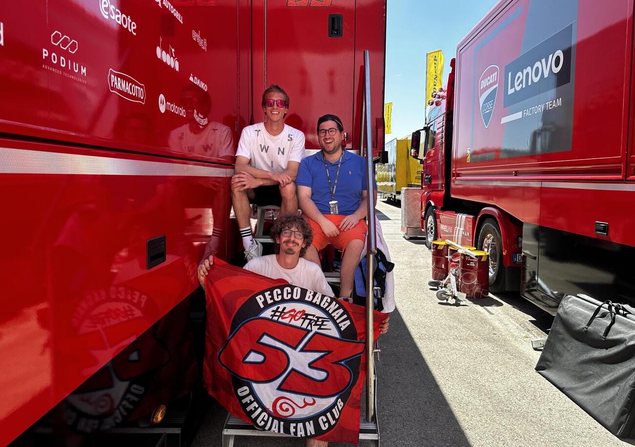 Il fan club di Pecco Bagnaia: &ldquo;Scrivetegli, gli piace e risponde. Gag alla Valentino Rossi? Vedrete&hellip;&rdquo;