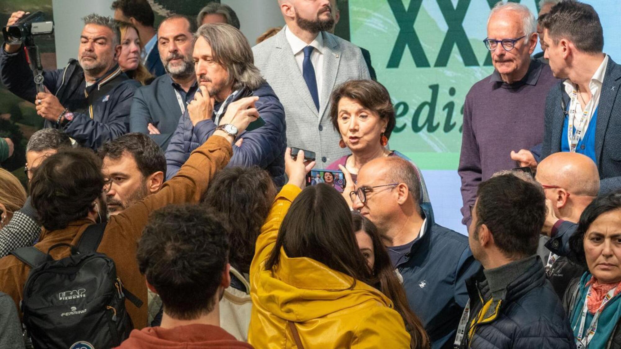 Eugenia Roccella contestata al Salone del libro di Torino