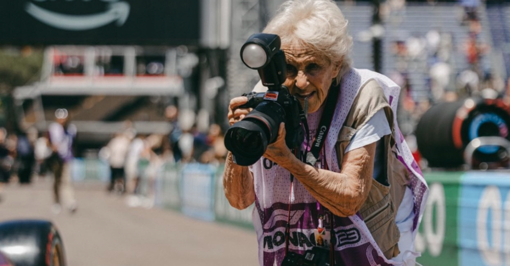 La storia di Claudia Albuquerque, la fotografa di 89 anni star a Monaco 