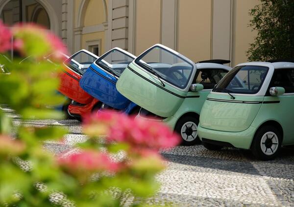 Abbiamo passato un giorno con Microlino, l&rsquo;astronave elettrica retr&ograve; per portare la dolce vita in citt&agrave;