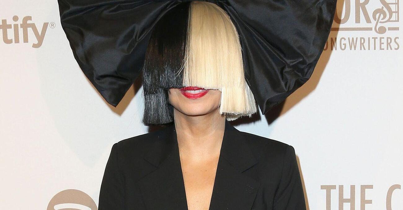 Sia, parlando di autismo, si sente libera. Perch&eacute; fa pi&ugrave; soffrire il giudizio del disturbo