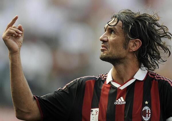 Perch&eacute; con l&#039;addio di Maldini i tifosi rossoneri sono incaz*ati e dovrebbero scioperare (comodamente da casa) 