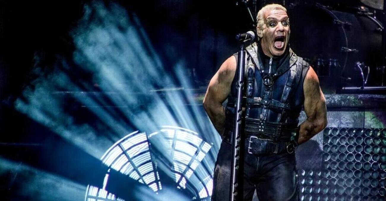Un italiano agli after party dei Rammstein: &ldquo;Ragazze reclutate sui social, droga e alcol a fiumi e quelle amnesie dopo i cocktail di Lindemann&rdquo;. La testimonianza 