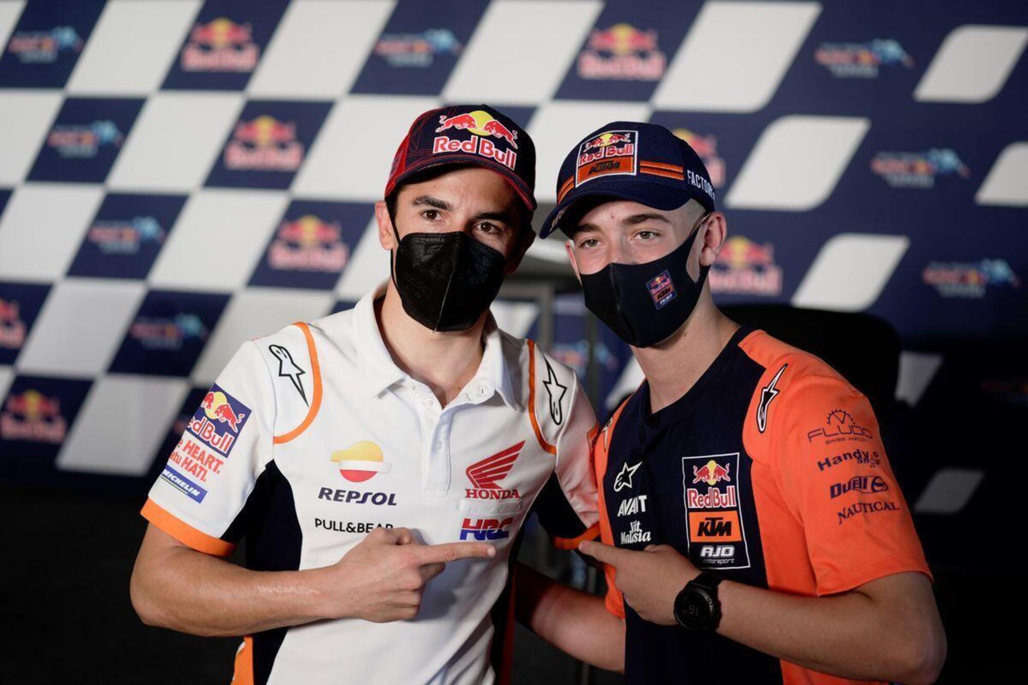 Pedro Acosta e Marc Marquez