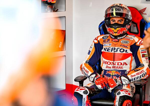 L&#039;ipotesi ritiro, la paura, il dolore: l&rsquo;ultima caduta di Marc Marquez nel Warm Up del Sachsenring ha cambiato tutto