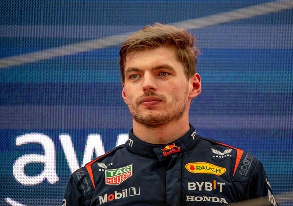 Max Verstappen trionfa al centro dei grandi risultati: 41 come Senna e 100 per la Red Bull 