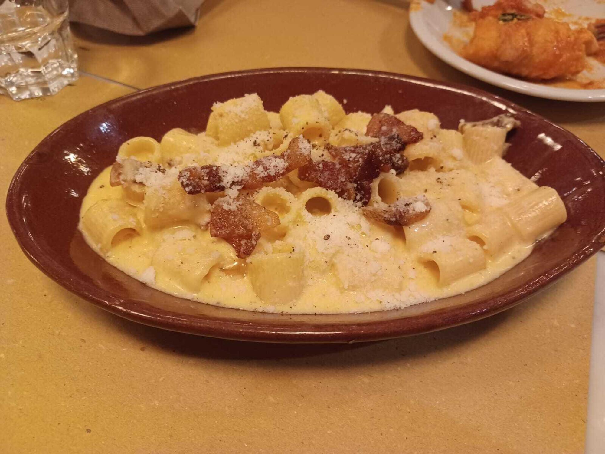 La carbonara da Frezza cucina de coccio di Claudio Amendola 