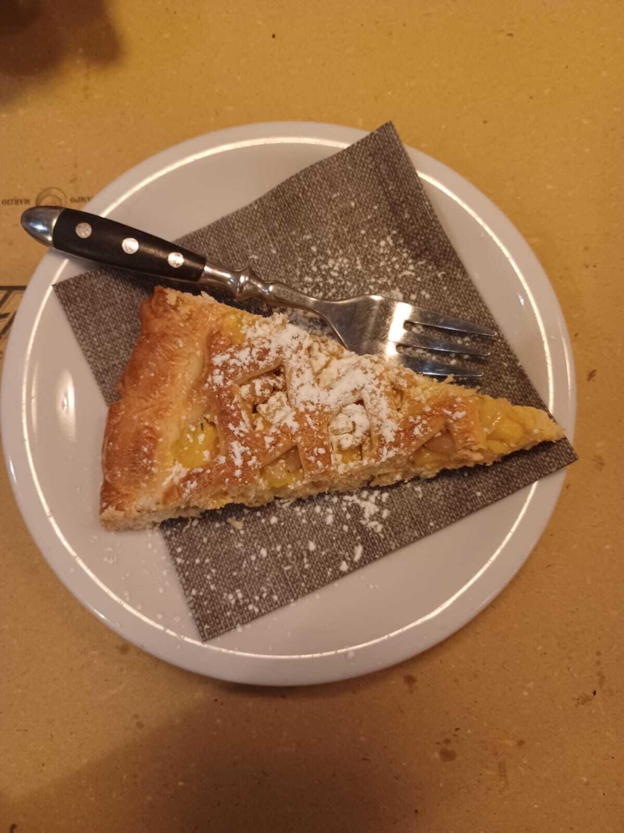 La torta della nonna da Frezza cucina de coccio di Claudio Amendola