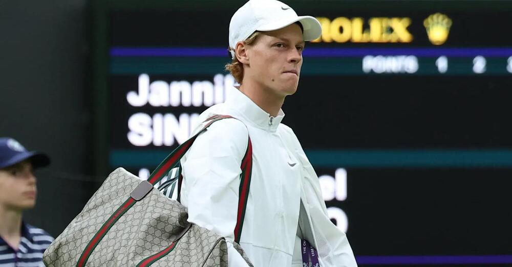 Sinner griffato Gucci rompe gli schemi di Wimbledon? Finalmente! E non ha violato regolamenti...