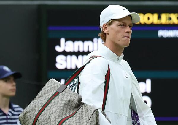 Sinner griffato Gucci rompe gli schemi di Wimbledon? Finalmente! E non ha violato regolamenti...