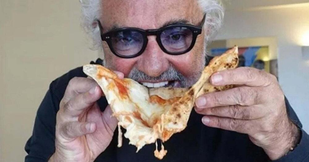 Siamo andati a mangiare da Briatore a Roma. La pizza? Bona! Il conto? Sono gli standard internazionali bellezza. E abbiamo scoperto il &ldquo;crazy bread&rdquo;