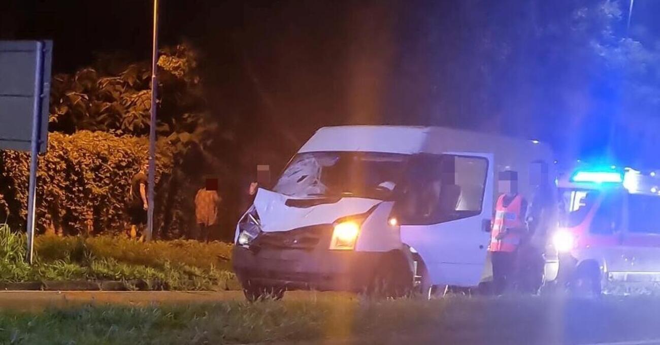 Senza patente e ubriaco, falcia con il furgone due ragazzi in bici. Salvini: &ldquo;Rabbia per questo delinquente&rdquo;