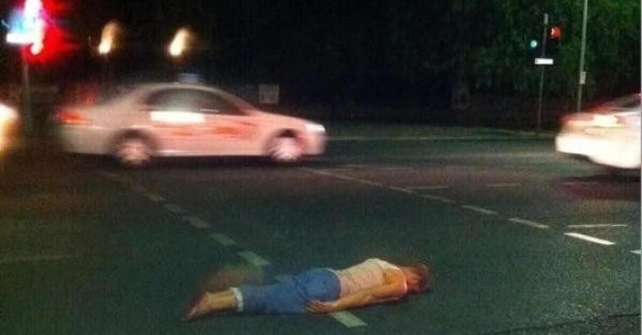 Ok, ma che ca**o &egrave; la Planking Challenge, ultima minaccia imbecille per gli automobilisti?