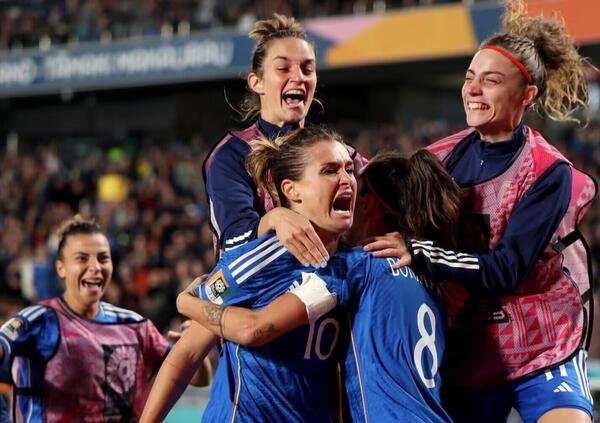 Si pu&ograve; guardare il calcio femminile senza essere sessisti? Ci abbiamo provato con la Nazionale azzurra. Ma il &ldquo;fallo da dietro&rdquo; &egrave; patriarcale?