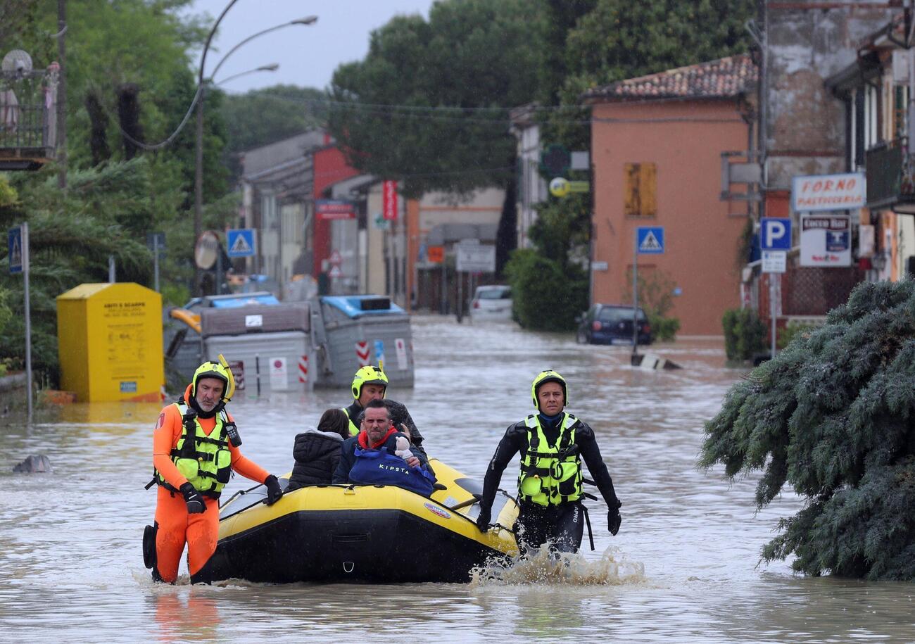 Antonio San&ograve;, il fondatore de Ilmeteo.it, contro i negazionisti del clima: &ldquo;Minimizzano? Ecco come saremo ridotti tra qualche anno...&rdquo;