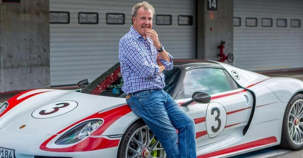 Clarkson esplode sulle auto elettriche: &ldquo;Dannatamente pericolose, oltre a tutti gli altri problemi&rdquo;. Ecco perch&eacute;. E i bambini africani&hellip;