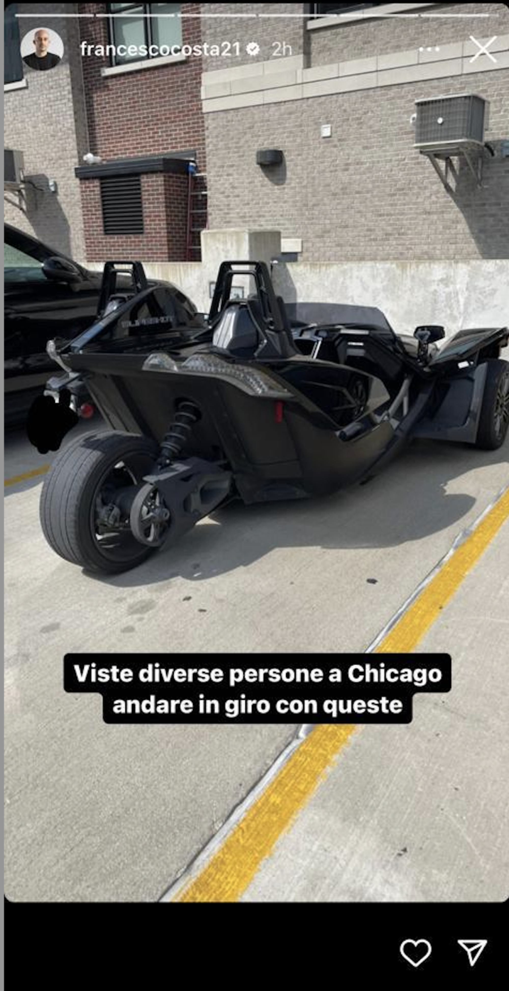 L&#039;immagine della Polaris Slingshot pubblicata nelle storie di Francesco Costa