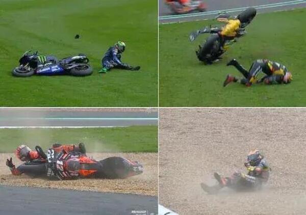 [VIDEO] MotoGP imbizzarrite a Silverstone: i piloti tornano a fare i conti con ghiaia e paura!